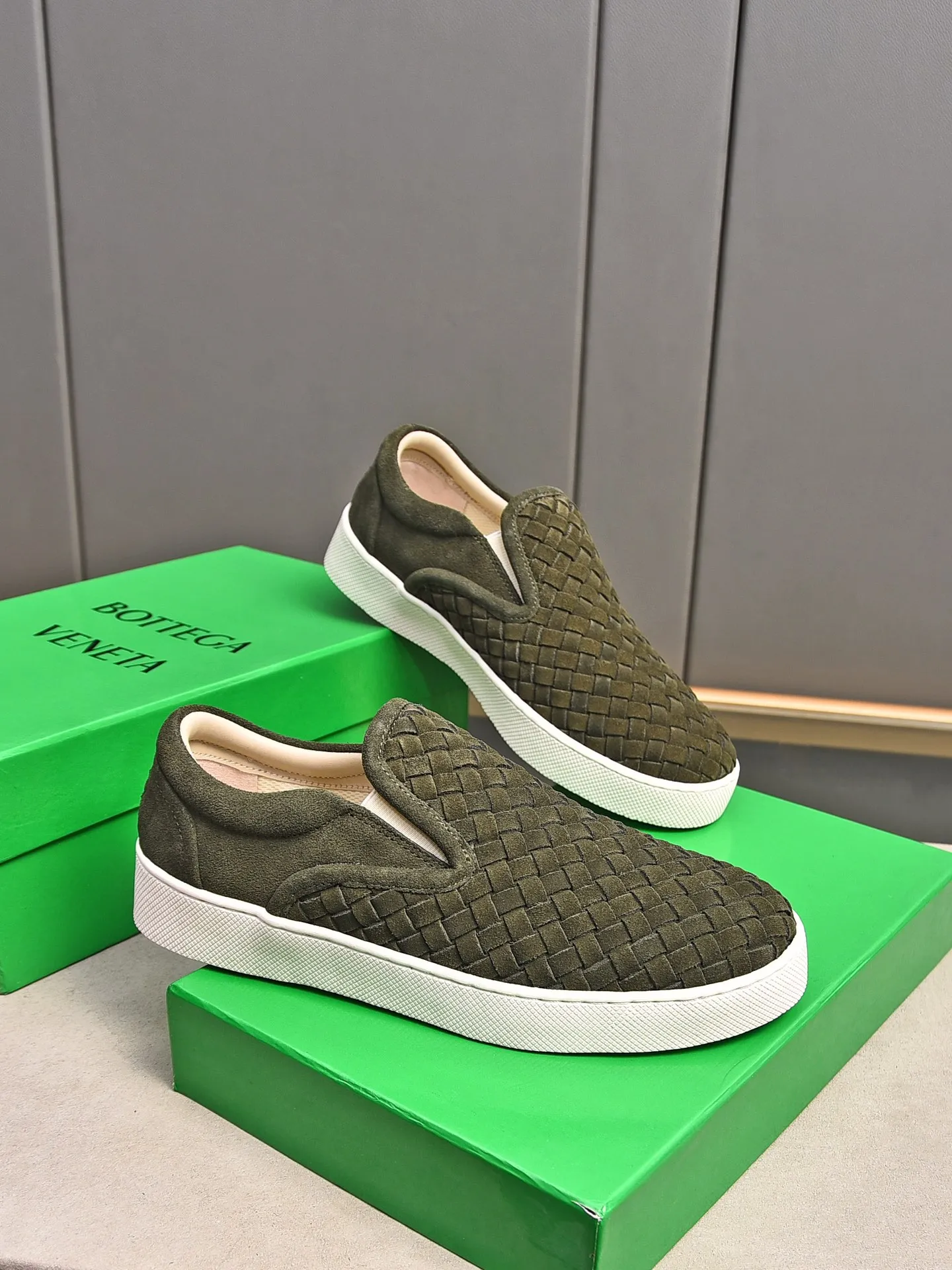 Men's shoes 💰460 [Sleeves series] BOTTEG* VENET* - high-end boutique Size: 38-44 (45 customized) BV new product, first-layer cowhide artificially woven classic style harmoniously blends with contemporary fashion temperament, rubber soles are light and flexible, water-dyed sheepskin pads! [Taobao, Tmall, and live streaming are the first choices]